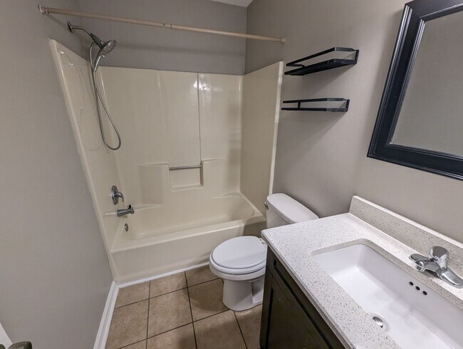 Building Photo - 1615 Skiffes Creek Cir