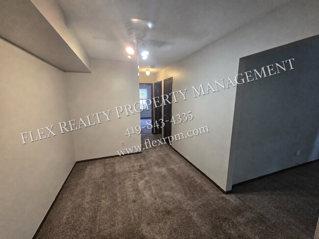 Building Photo - 3353 W Laskey Rd