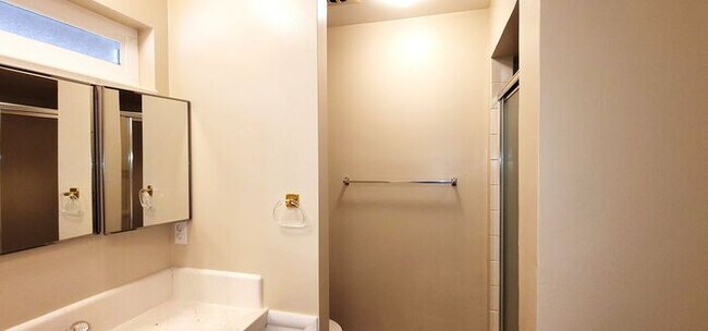 Building Photo - Beautiful 2 Bedroom / 2 Bath Bungalow Next to Hidden Valley Golf Club with Large Private Patio, N...