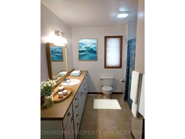 Building Photo - 3 Bedroom, 2 Bath House With All the Charm and Space You Need!