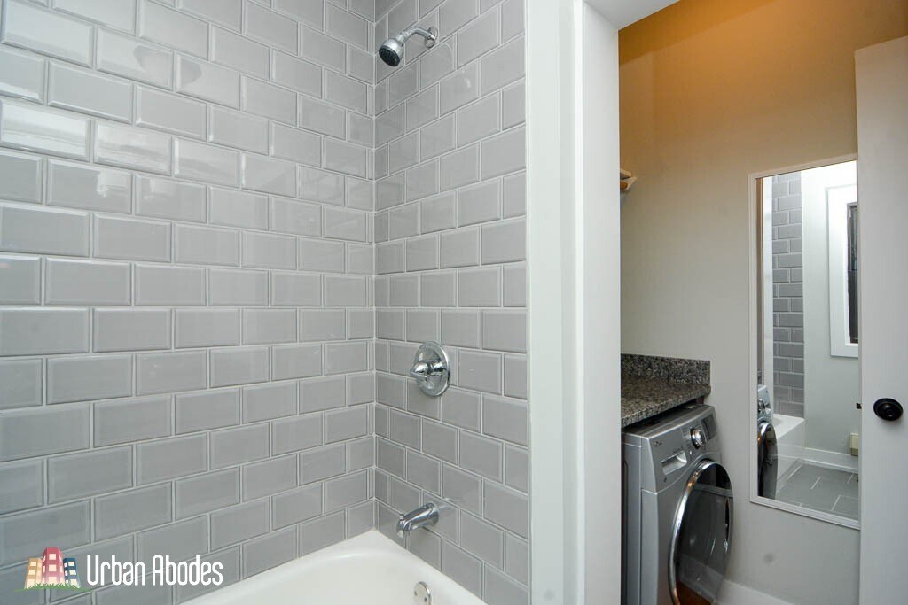 Building Photo - 555 W Arlington Pl