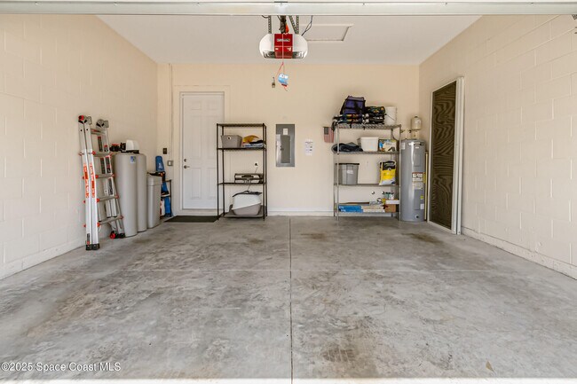 Building Photo - 724 Carlsbad Dr