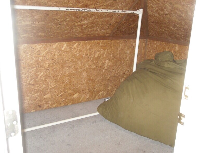 Walk In Closet - 223 Halket St