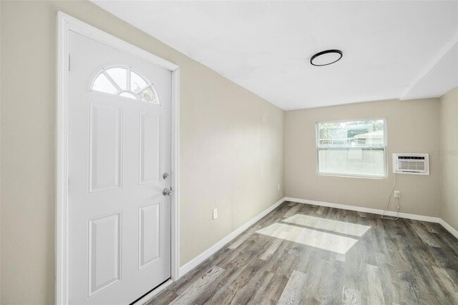 Building Photo - 6051 Carlton Ave