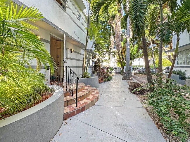 Building Photo - 901 Euclid Ave