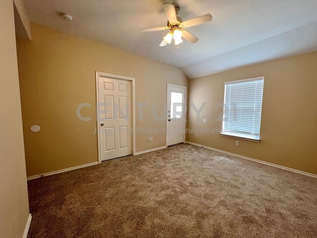 Building Photo - 120 Sunburst Ct