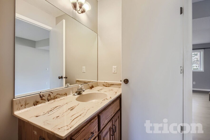 Building Photo - 8301 Thomas Ave N