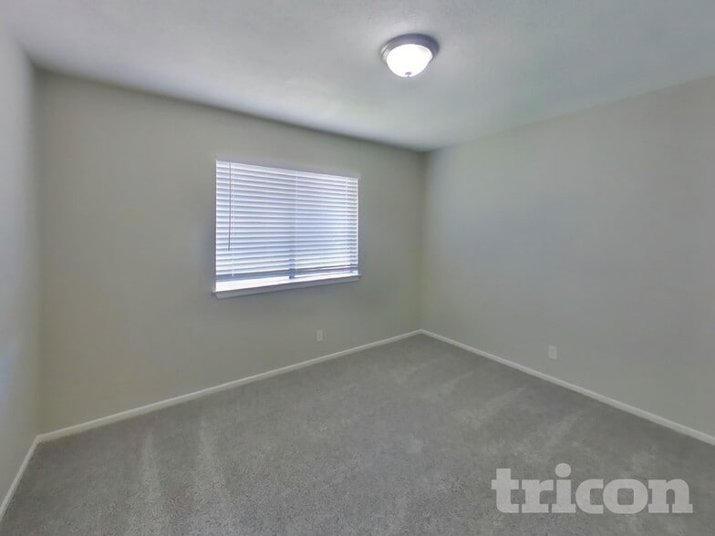 Building Photo - 4911 Buckwheat St