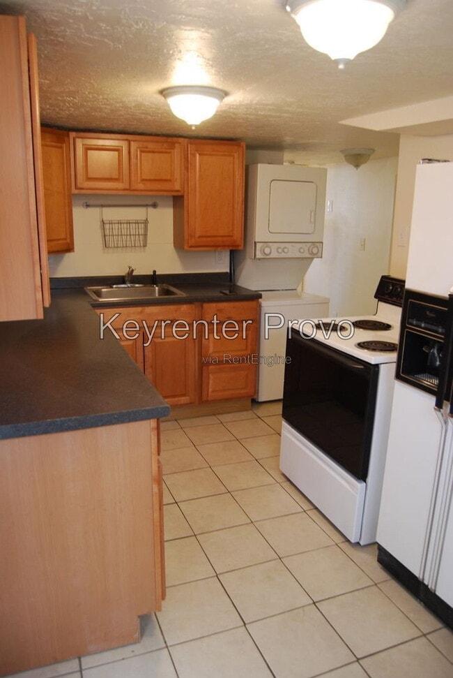 Building Photo - 853 Memmo Dr