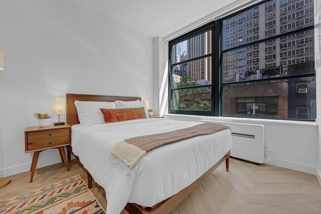 Building Photo - 980 6th Ave