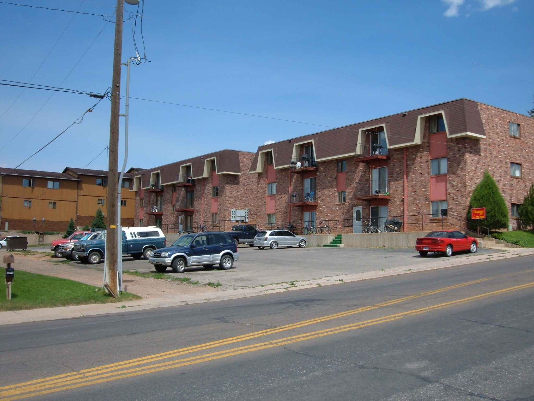 Building Photo - 1408 E Canby St