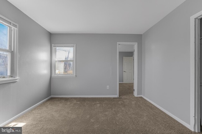 Building Photo - 816 Lincoln St