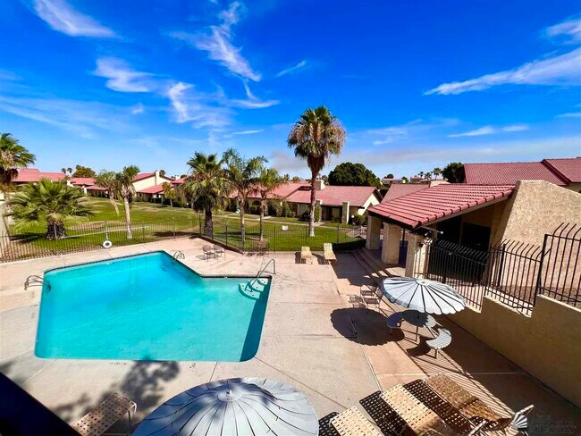 Building Photo - 2045 S 14th Ave