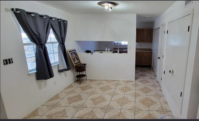 Building Photo - 10118 Montreal Cir