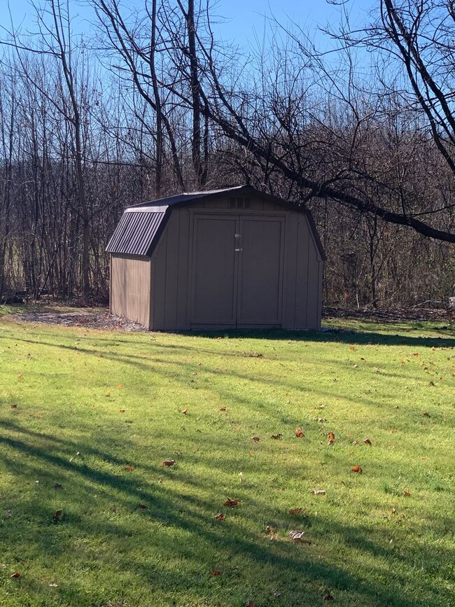 Building Photo - CONTRACT PENDING!! Single family home with...