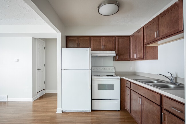 The Brick's Kitchen Area - Villages at Franklin Crossing