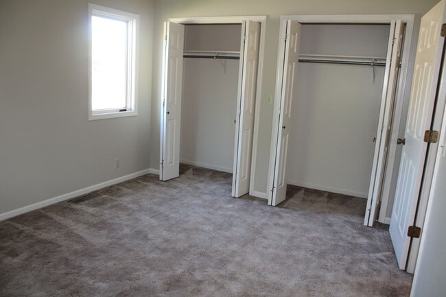 Building Photo - Full Unfinshed Basement