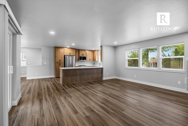 Building Photo - Newly Built 3 Bed/2 Bath Home in East Medford!