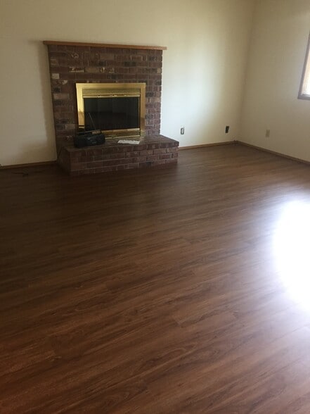 Building Photo - 4099 Scenic Dr