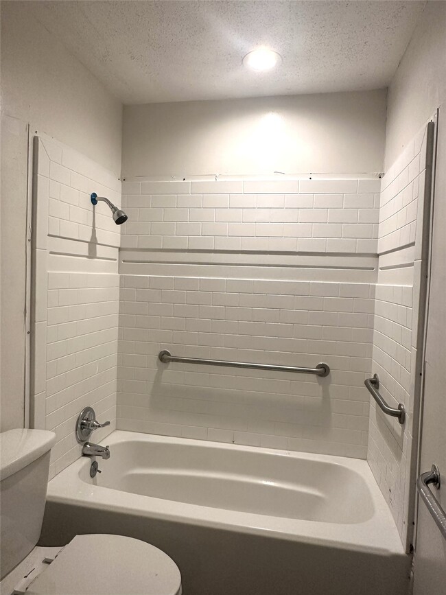 Building Photo - 4418 Ludwig Ln