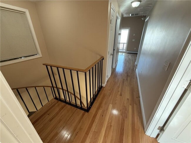 Building Photo - 24 Apulia St