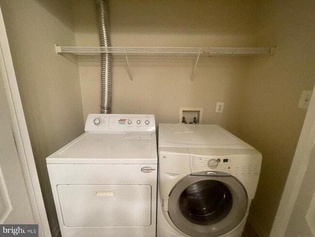 Building Photo - 24693 Kings Canyon Square