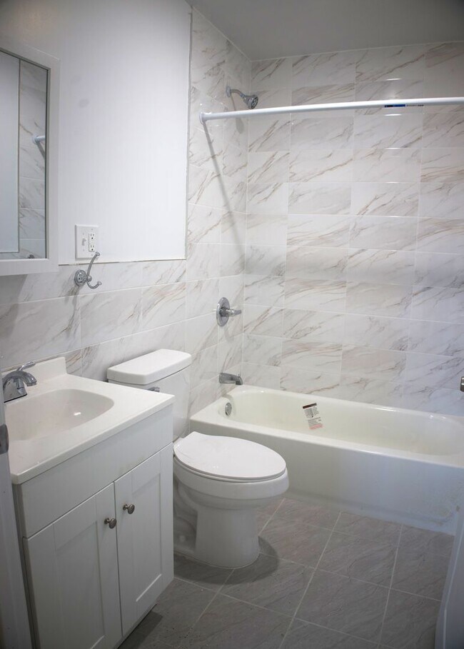 Building Photo - NEW 3 BEDROOM APT IN SOUNDVIEW