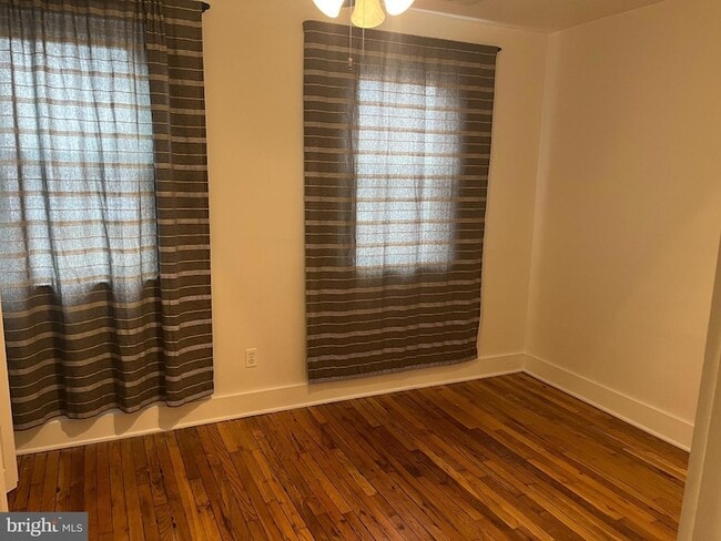 Building Photo - 1231 W 37th St