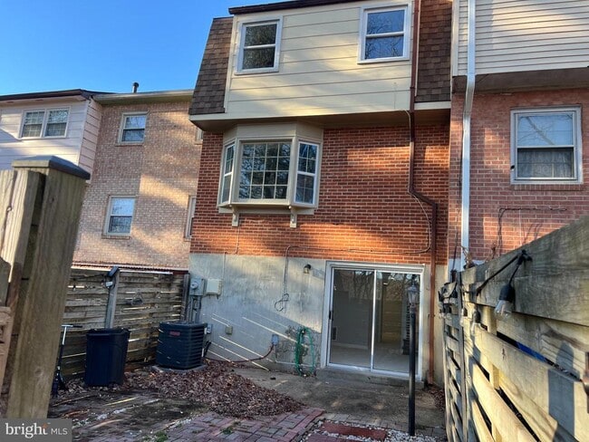 Building Photo - 15019 Ashdale Cir