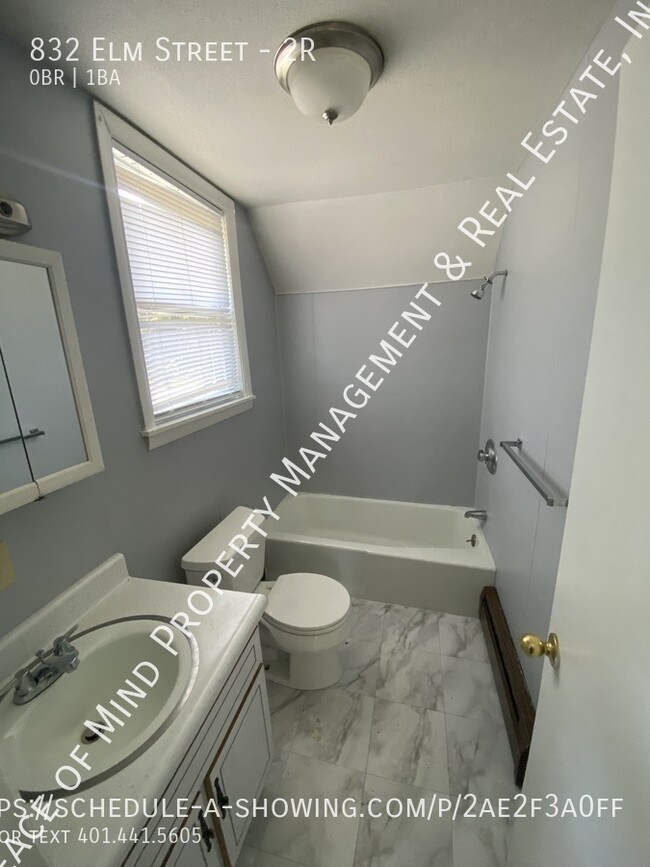 Building Photo - 832 Elm St