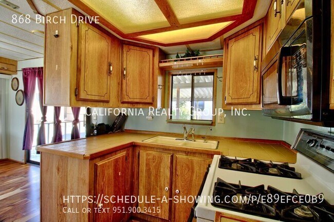 Building Photo - 868 Birch Dr