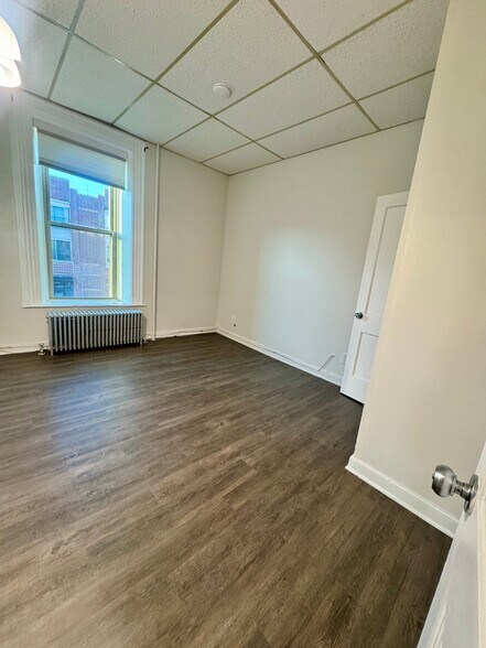 Building Photo - 101 Lewis St S