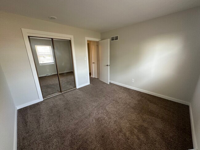 Building Photo - 8703 N Hull Dr