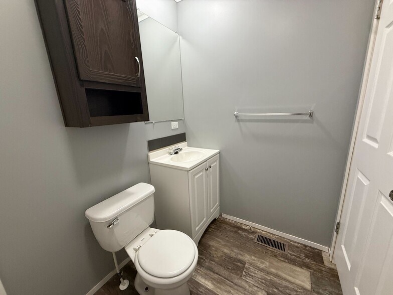 Building Photo - 11853 Cascade Cir