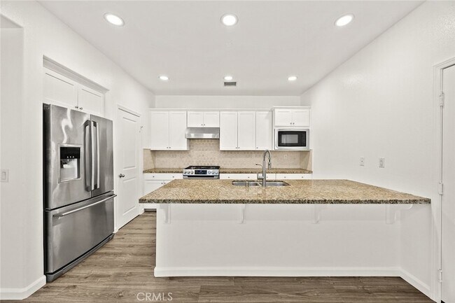 Building Photo - 2051 Tracy Ln