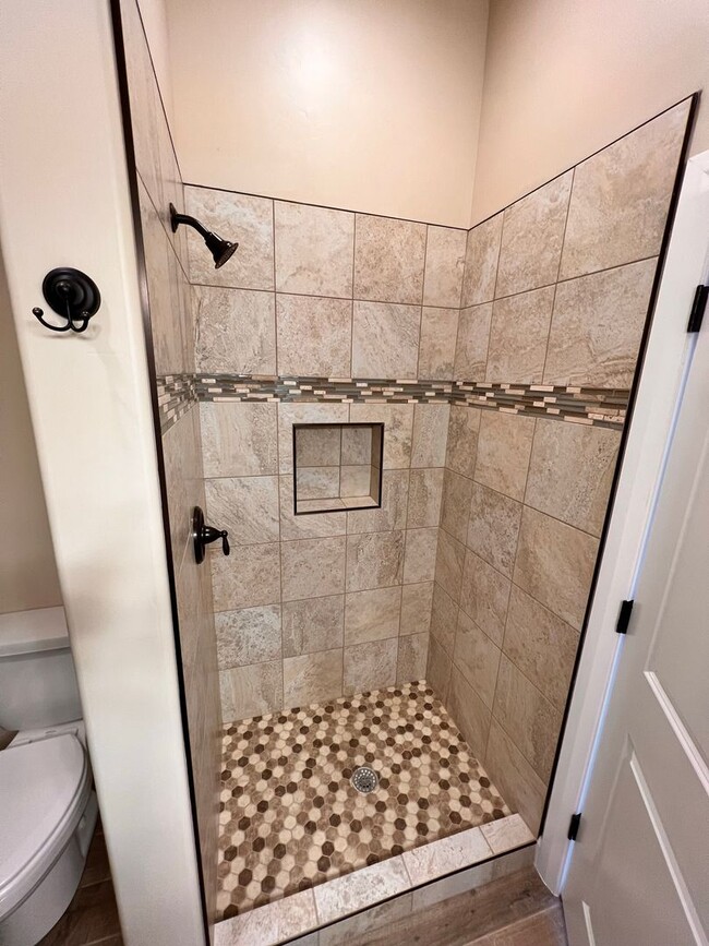 Building Photo - Townhome in Hurricane