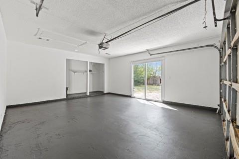 Building Photo - 6000 Cool Springs Dr