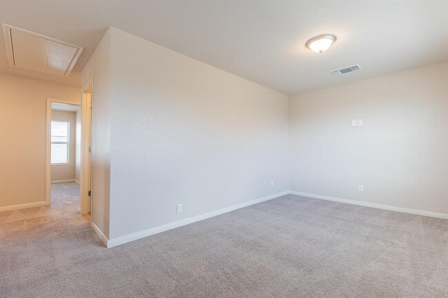 Building Photo - 746 Farmers Dell