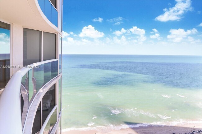 Building Photo - 17201 Collins Ave