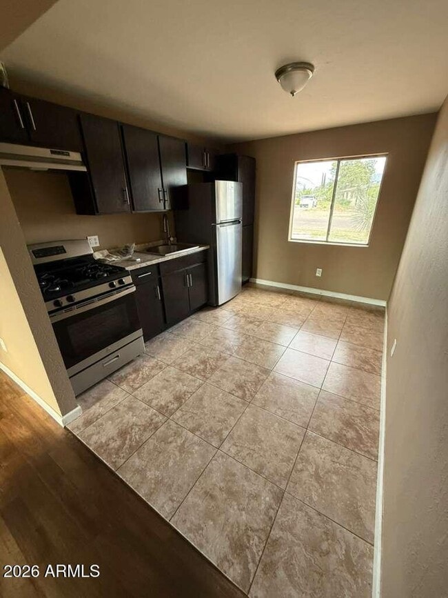 Building Photo - 1955 E 8th St