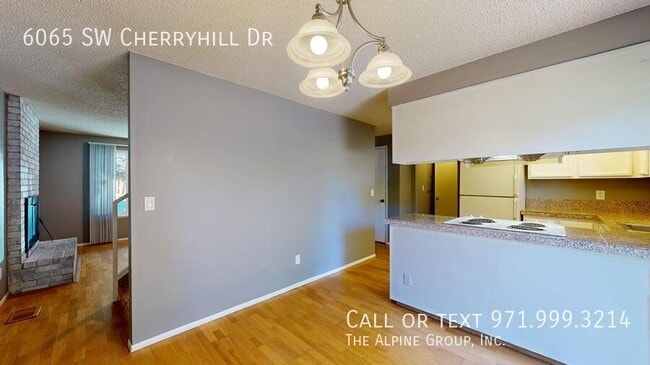 Building Photo - 6065 SW Cherryhill Dr
