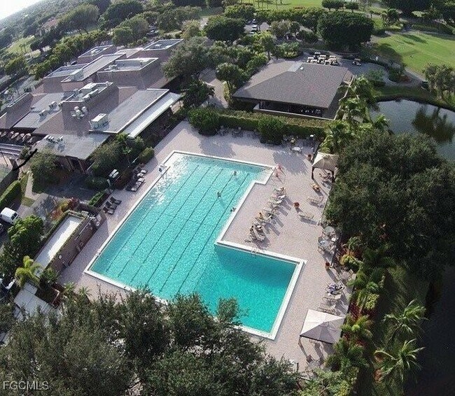 Building Photo - 5260 S Landings Dr