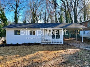 Building Photo - FULLY RENOVATED! 3 Bdrm / 1 Bath - 1st Mon...