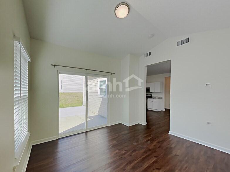 Building Photo - 1668 Comanche Run