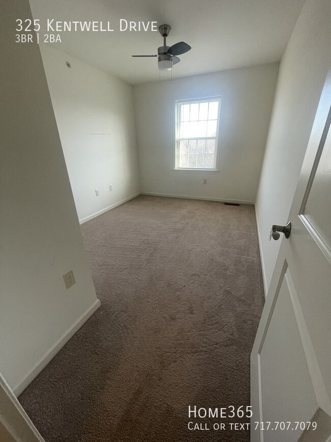 Building Photo - Beautiful 3 bedroom, 2 bathroom now availa...