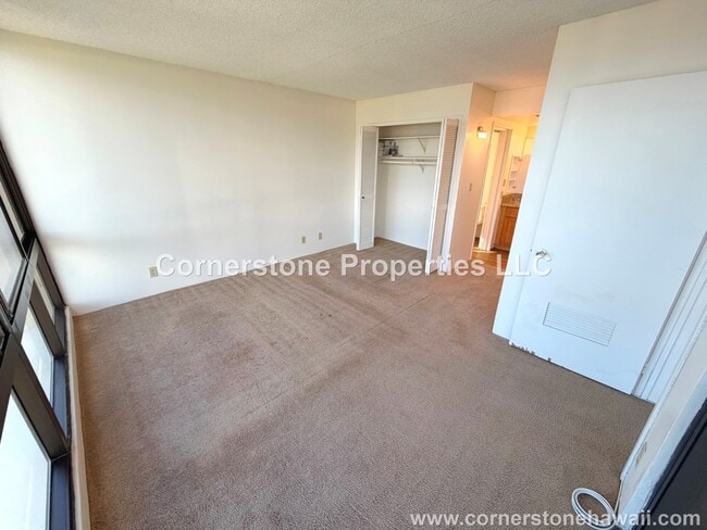 Building Photo - 990 Ala Nanala St