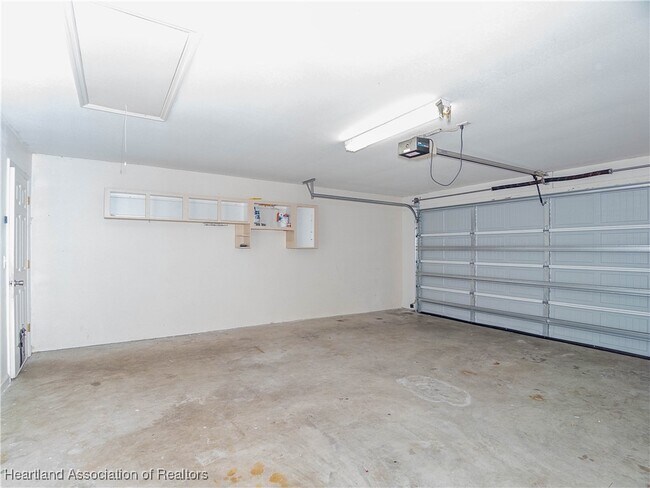 Building Photo - 2508 Manor Dr