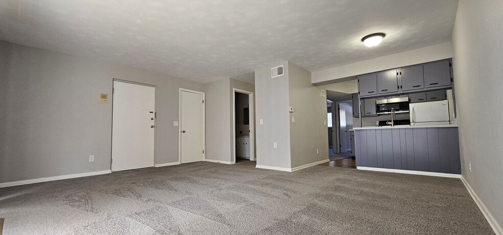Building Photo - 3805-3817 Briar Pl