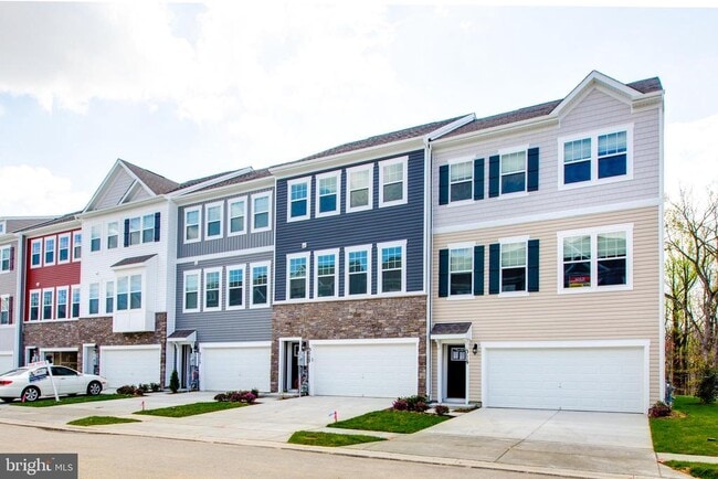 Building Photo - 3117 Laurel Hl Rd