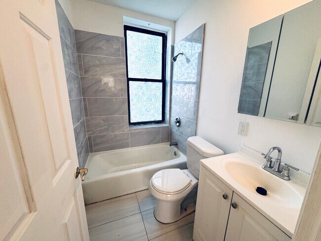 Building Photo - 336 4th St